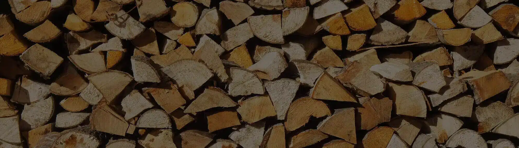 Holz auf einem Stapel